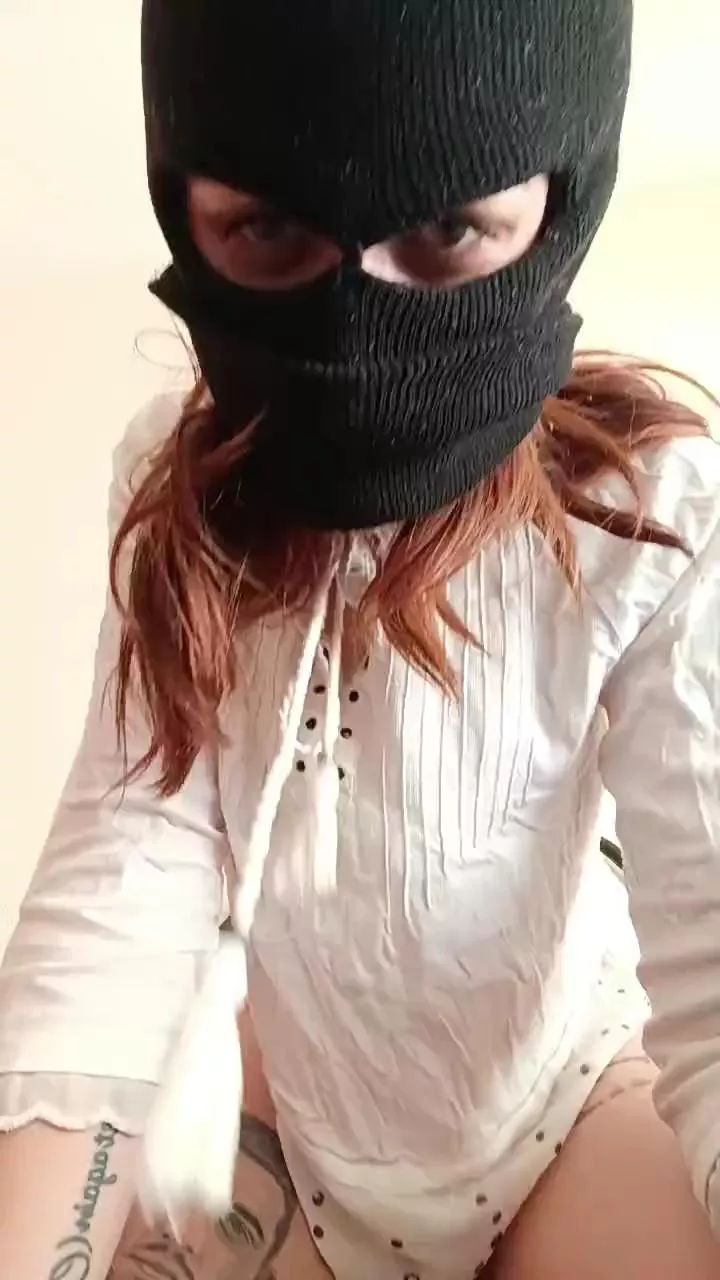 Offline Mariposatoy on Cam4