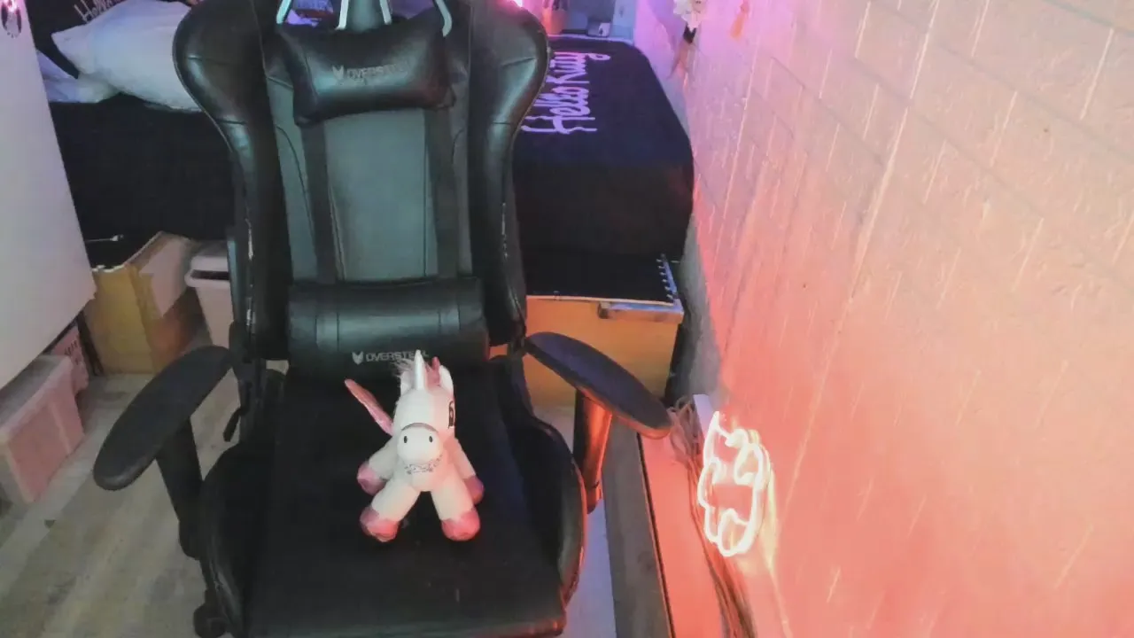 Offline MartesBratty on Cam4