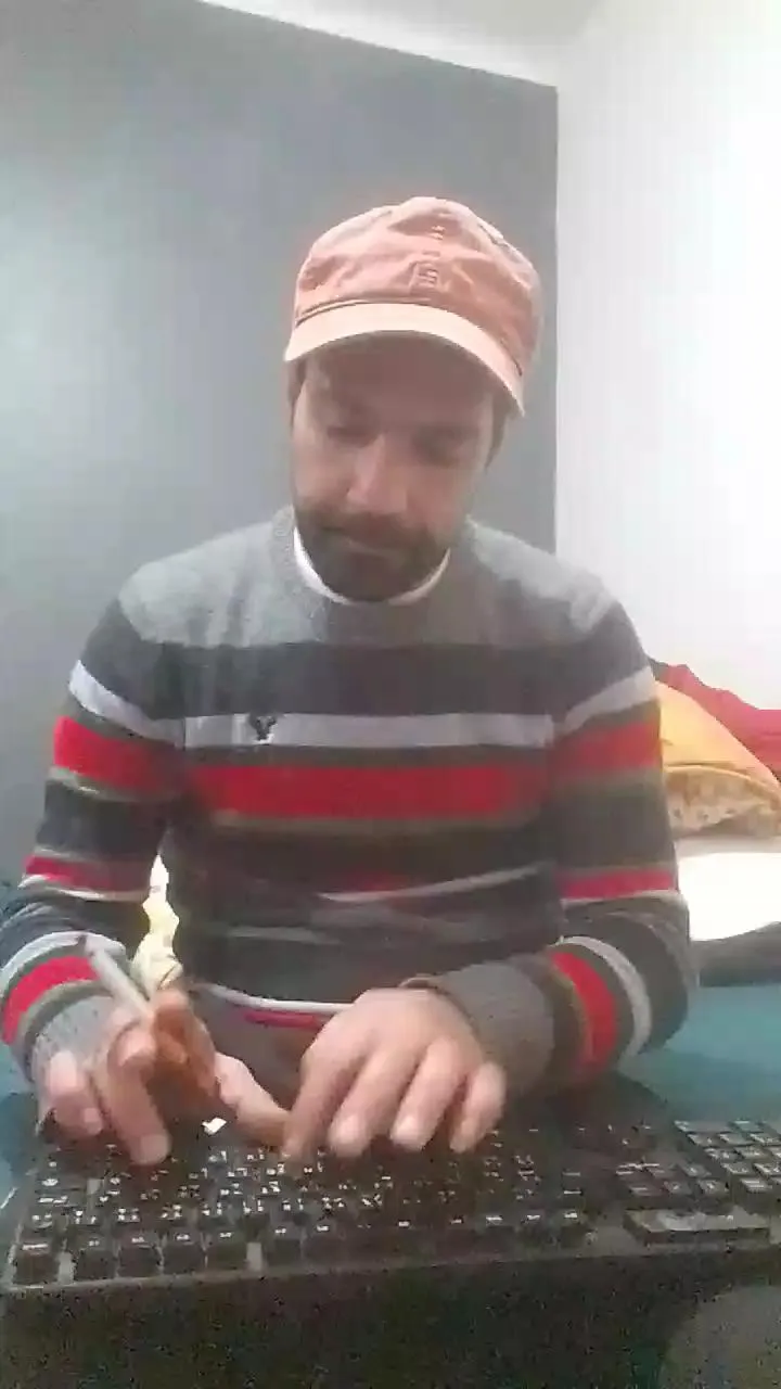 Offline masterhight on Cam4