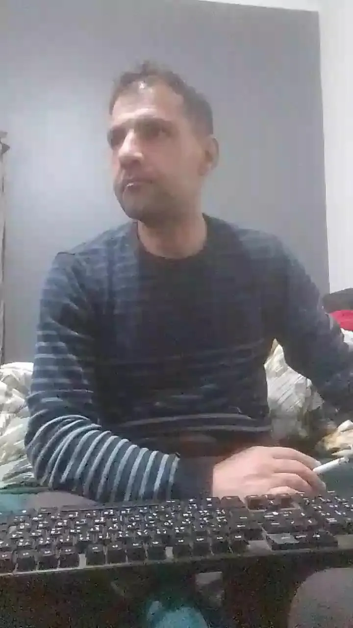 Offline masterhight on Cam4