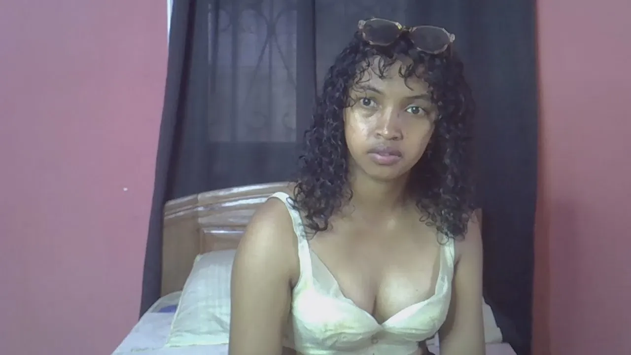 Freechat Mayah01 on Cam4