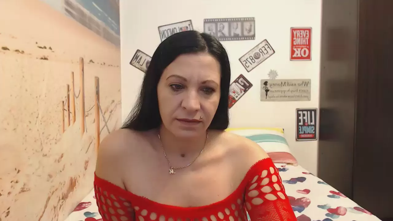 Offline MeaowMelly on Cam4