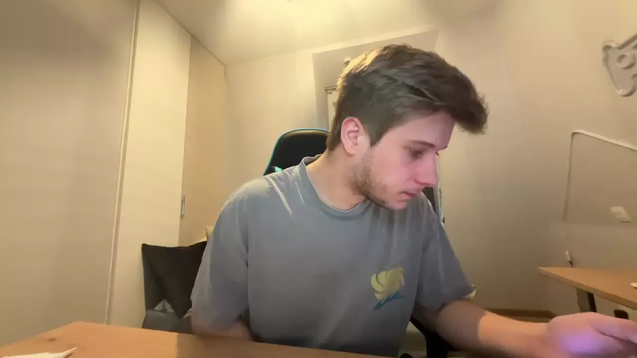 Offline Mechot72x on Cam4