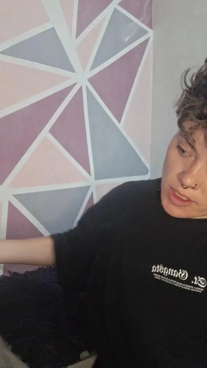 Freechat Megan222_ on Cam4