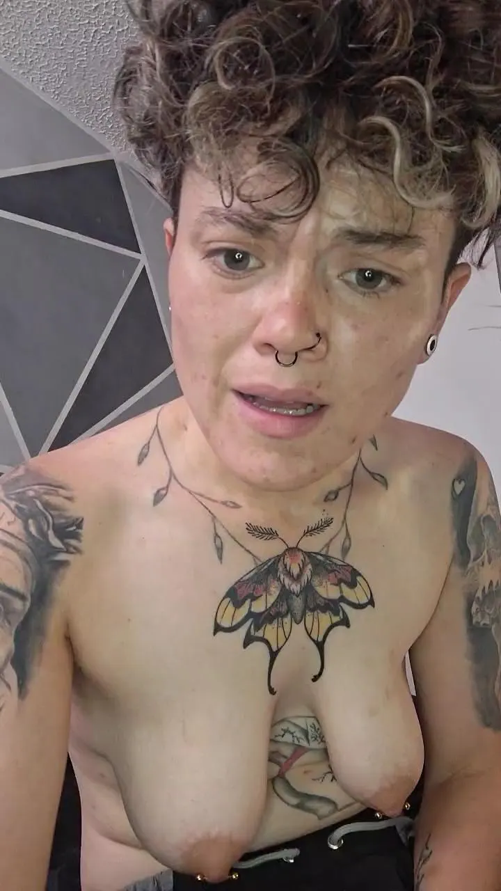 Freechat Megan222_ on Cam4