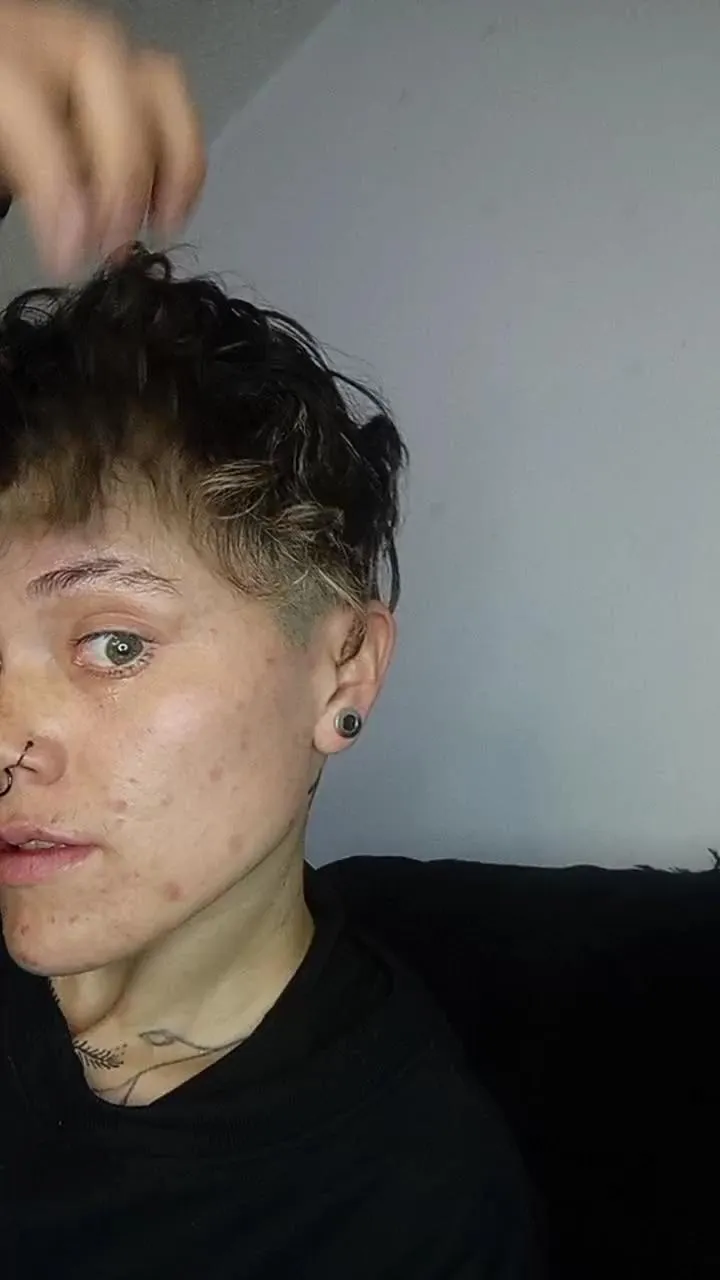 Freechat Megan222_ on Cam4