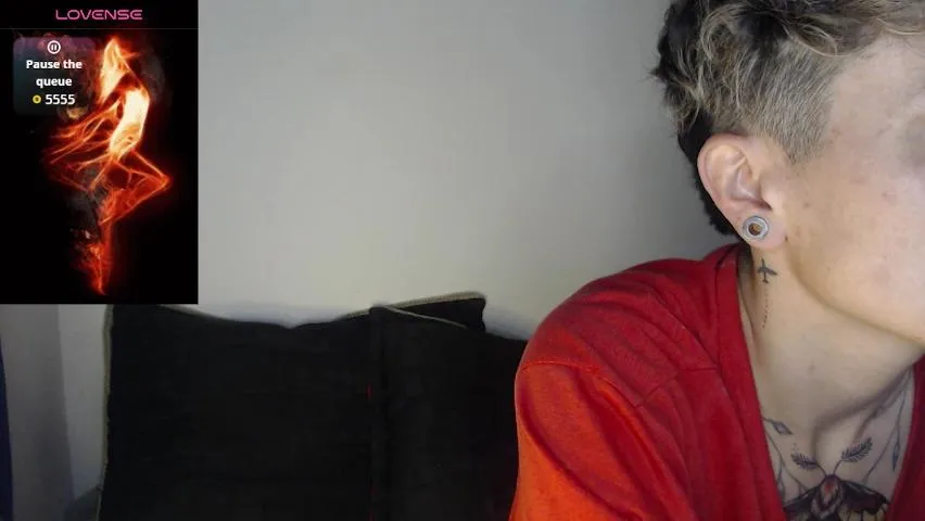 Freechat Megan222_ on Cam4