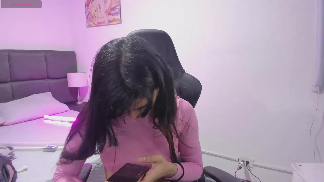 Offline Megan_Miles02 on Cam4