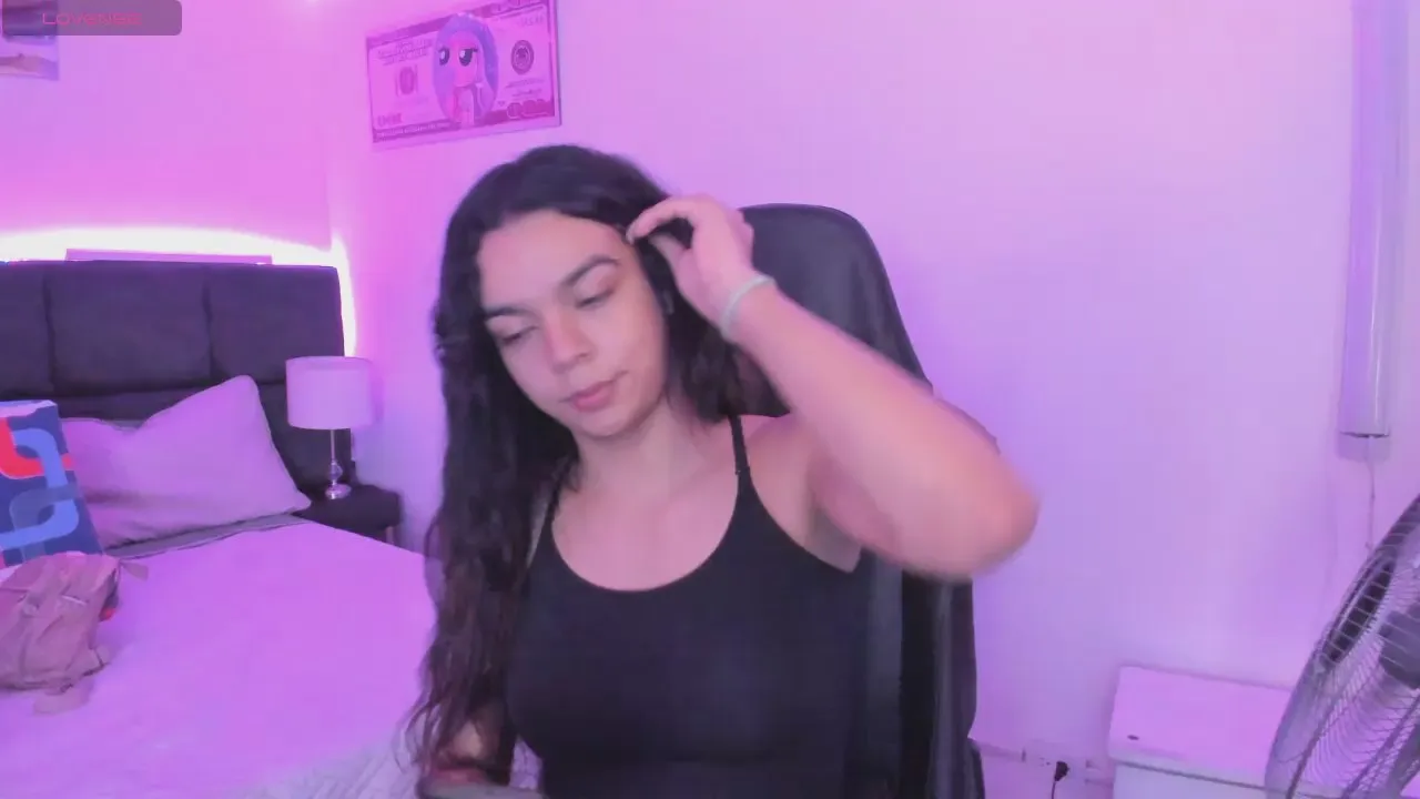 Offline Megan_Miles02 on Cam4