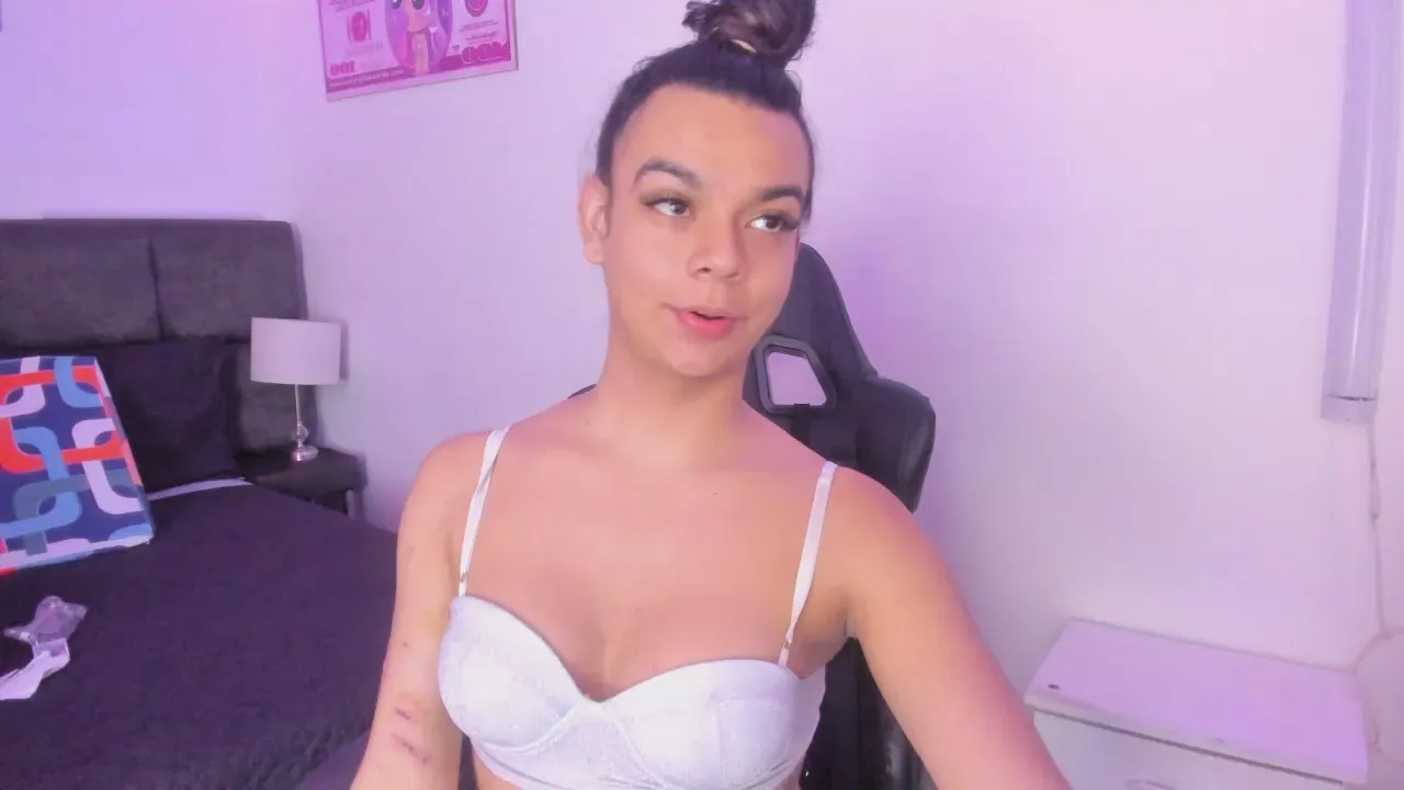 Offline Megan_Miles02 on Cam4