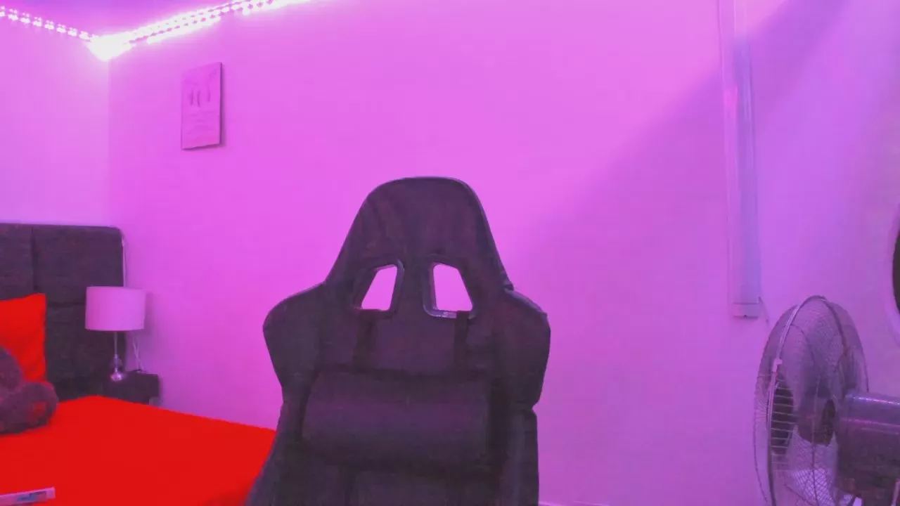 Offline Megan_Miles02 on Cam4