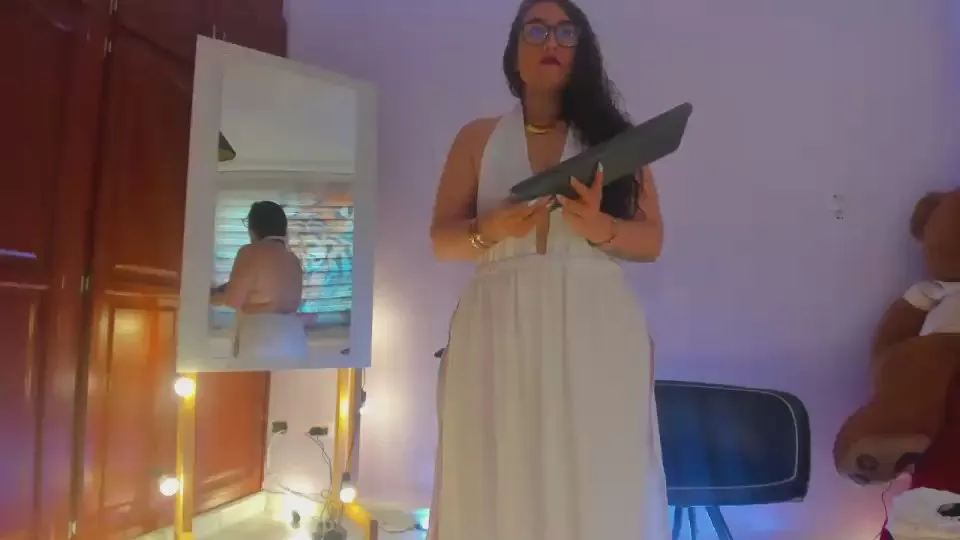 Offline MeganHot_Curvy on Cam4