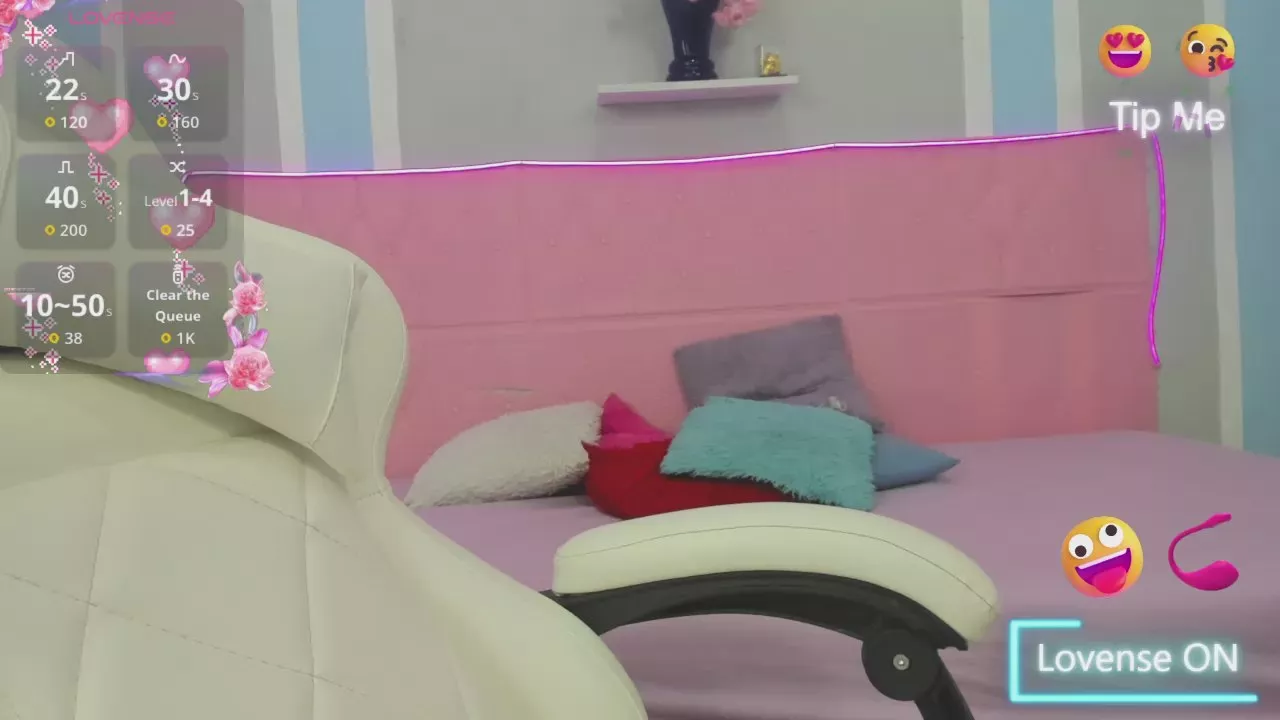 Freechat meganqueen2 on Cam4