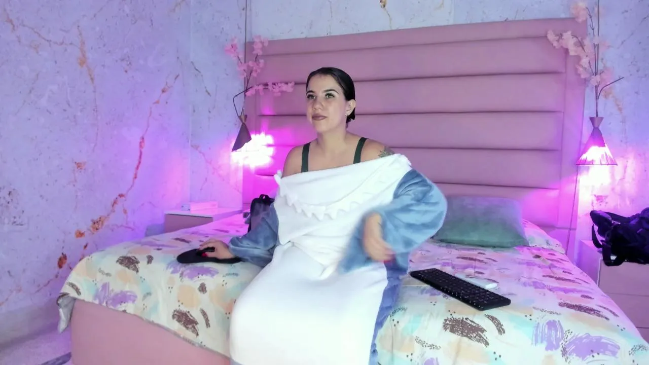 Offline MelanieRoux on Cam4