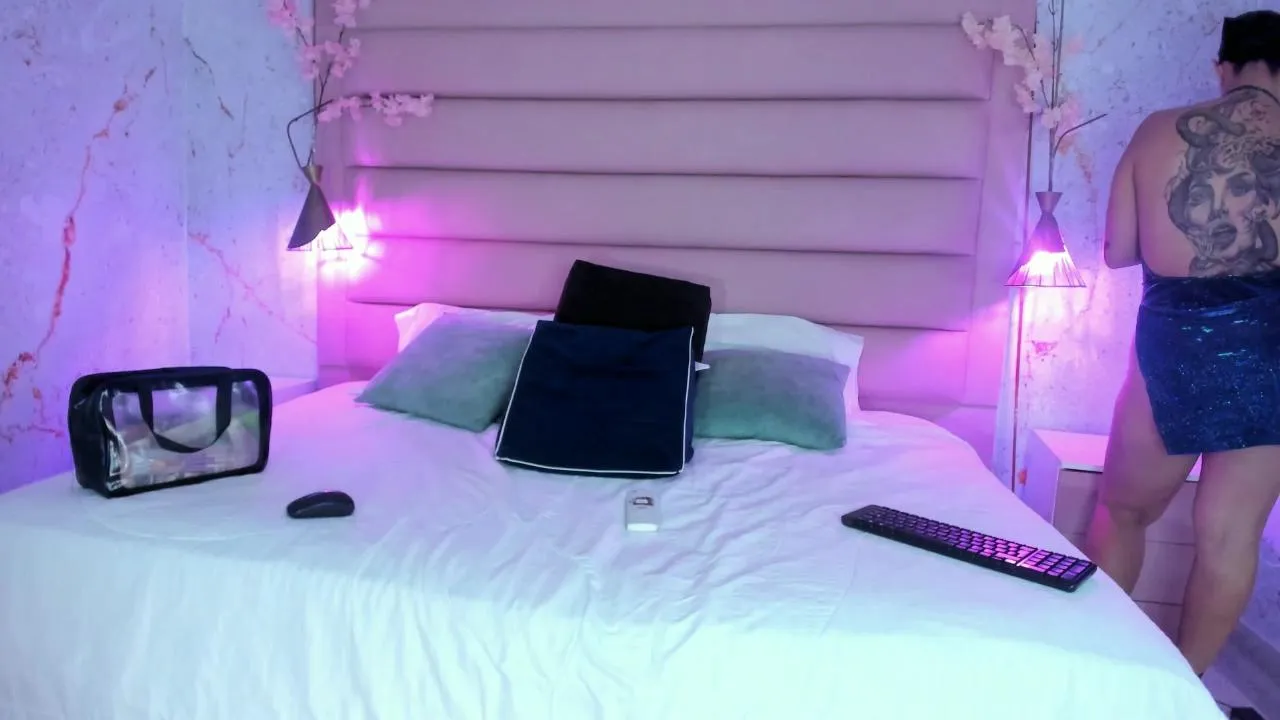 Offline MelanieRoux on Cam4