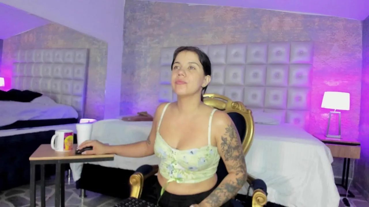 Offline MelanieRoux on Cam4