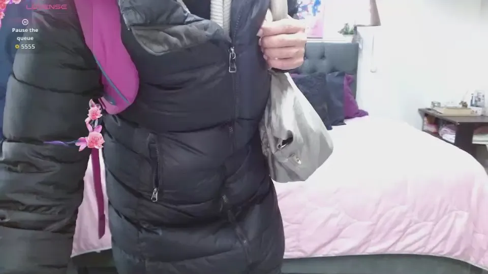 Offline mia_velvet1 on Cam4