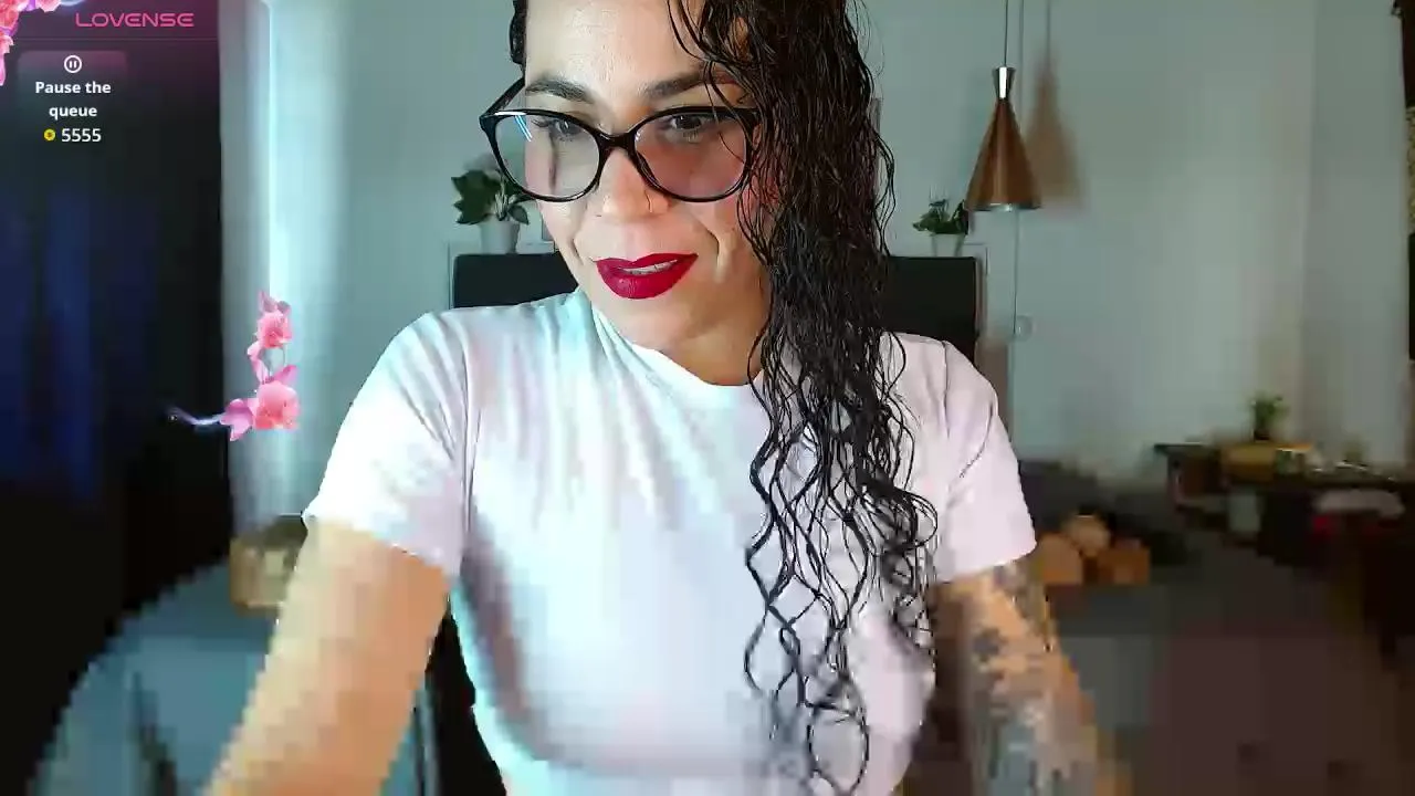 Offline mia_velvet1 on Cam4