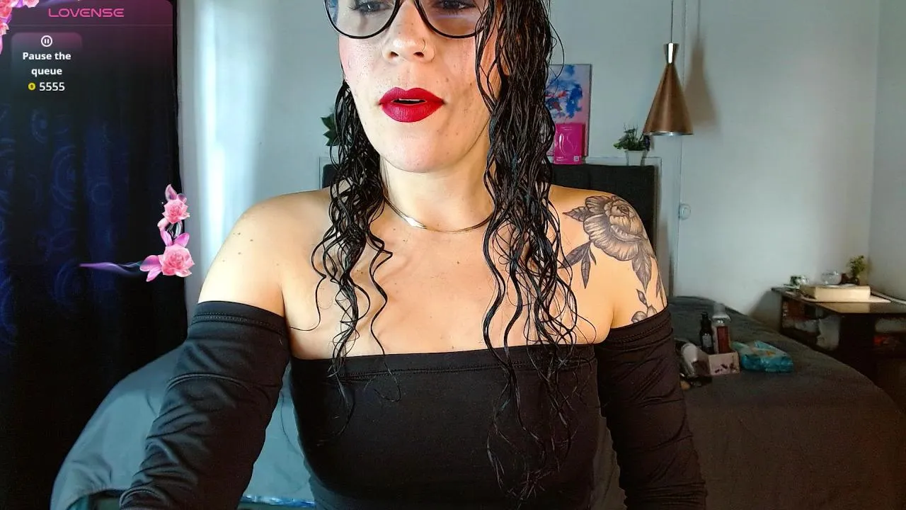 Offline mia_velvet1 on Cam4