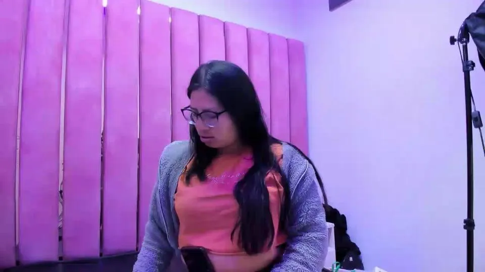 Offline Miaa_Smith on Cam4