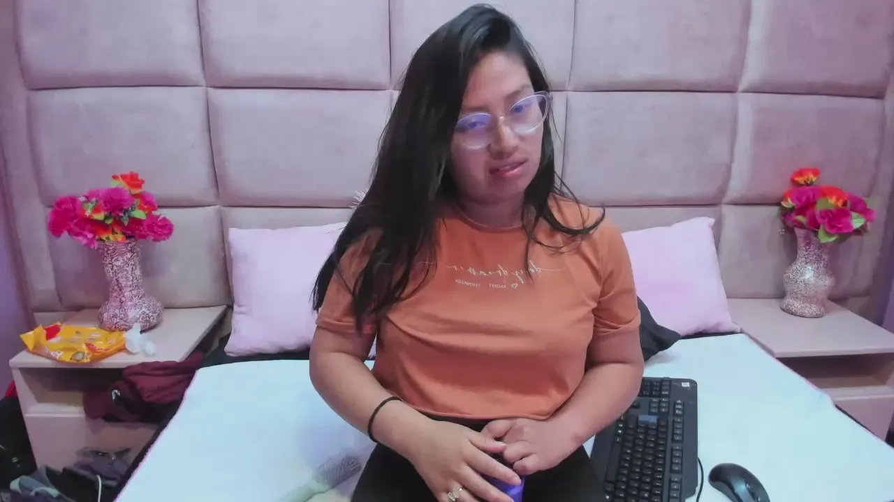 Offline Miaa_Smith on Cam4