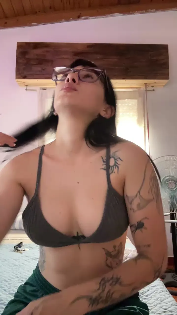 Offline mica88xxx on Cam4