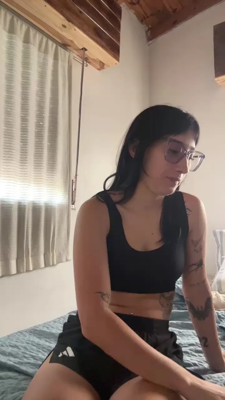 Offline mica88xxx on Cam4