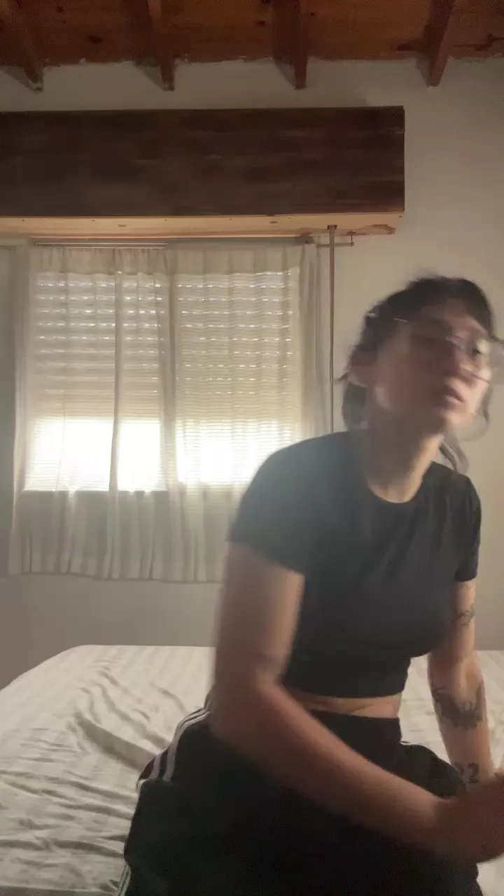 Offline mica88xxx on Cam4