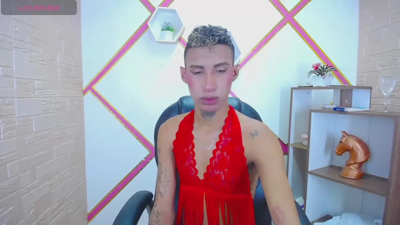 Offline Michael_Twuis on Cam4