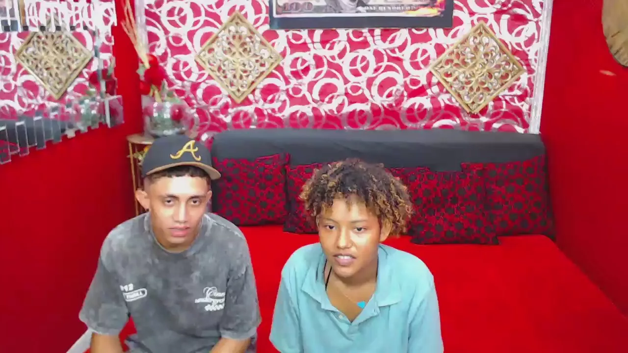 Offline MICHEELPEIN on Cam4