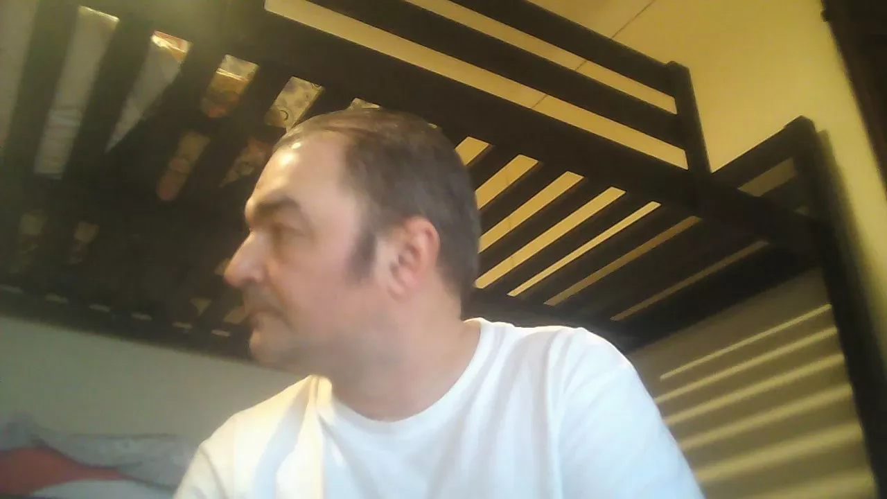 Offline michele197747 on Cam4