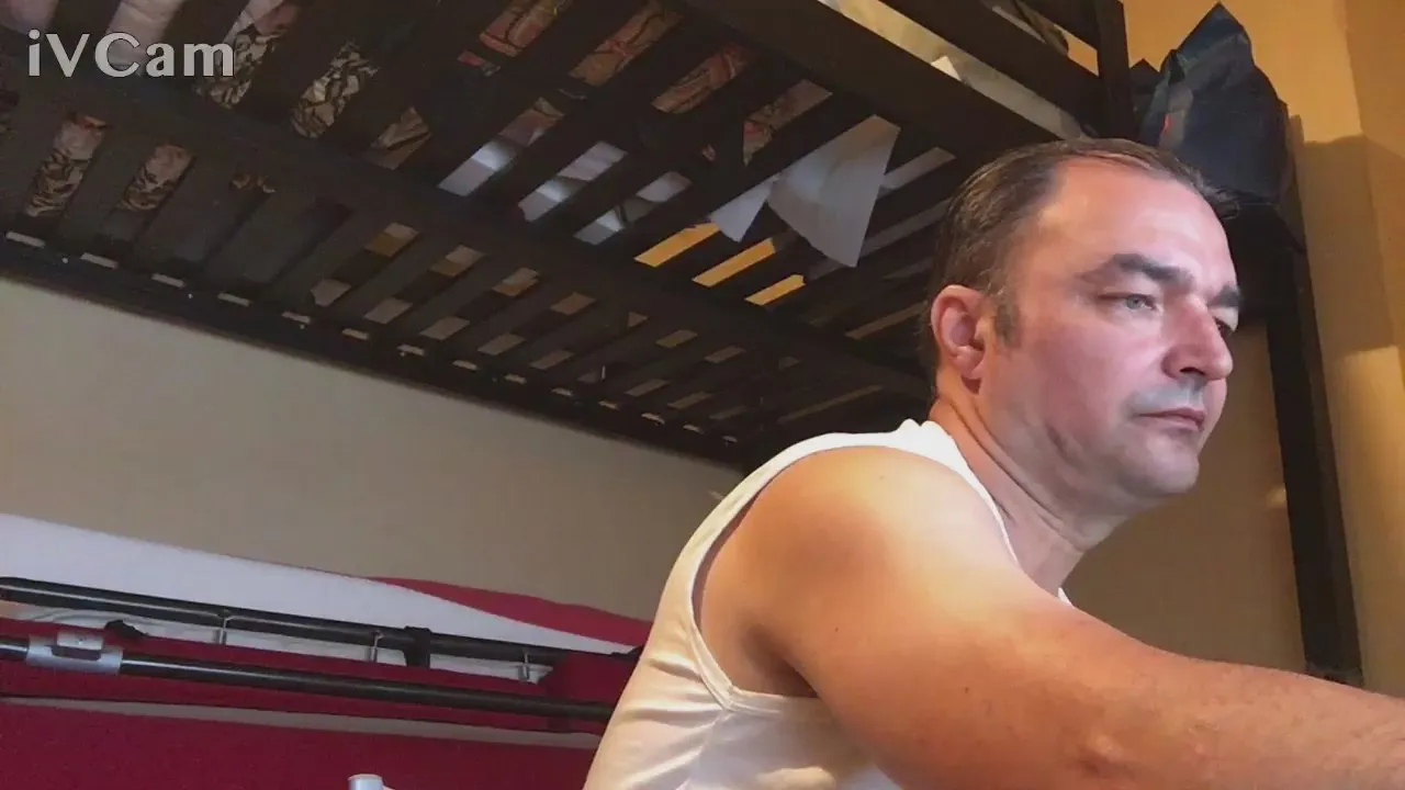 Offline michele197747 on Cam4