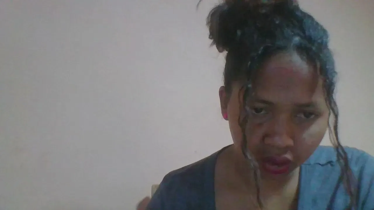 Offline Michella05 on Cam4