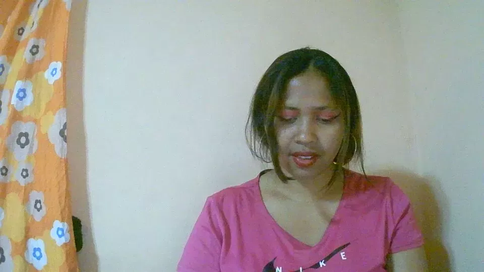 Offline Michella05 on Cam4