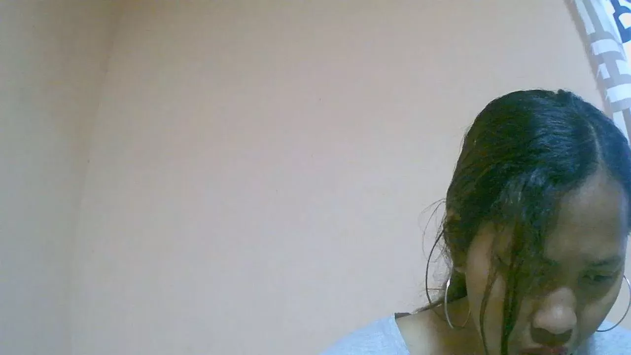 Offline Michella05 on Cam4