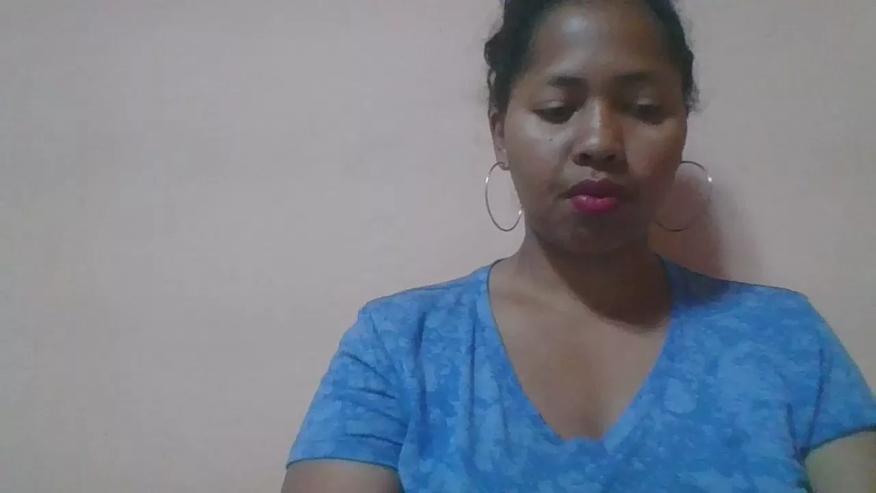 Offline Michella05 on Cam4