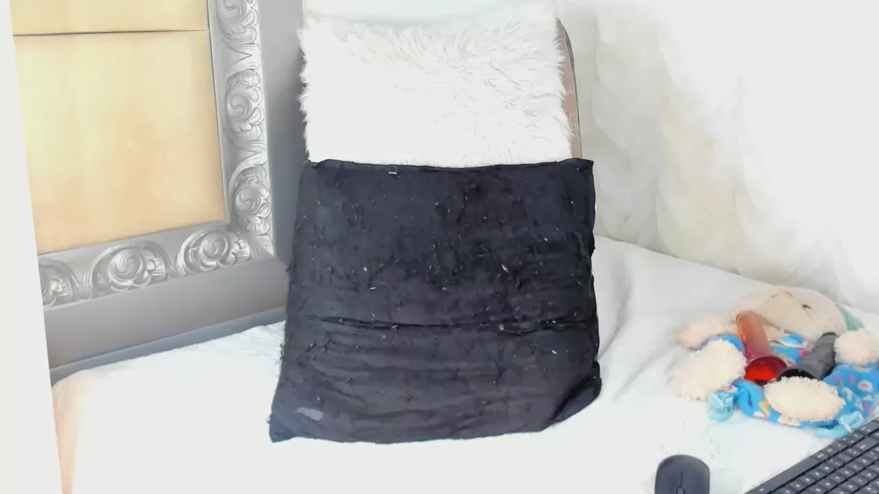 Freechat MichellGonzalez on Cam4