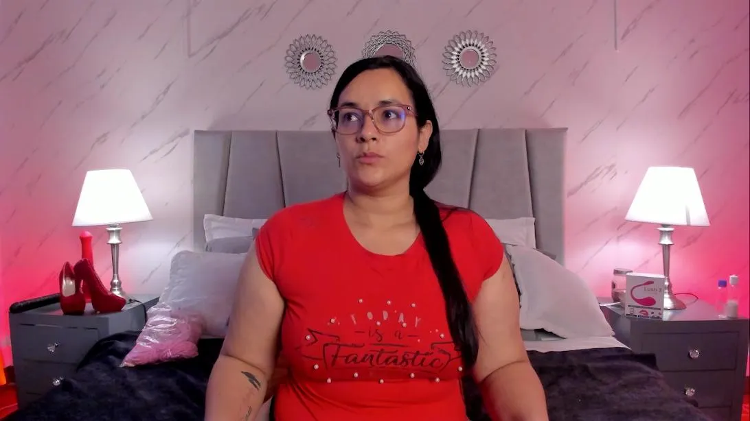 Offline MichellMonet on Cam4