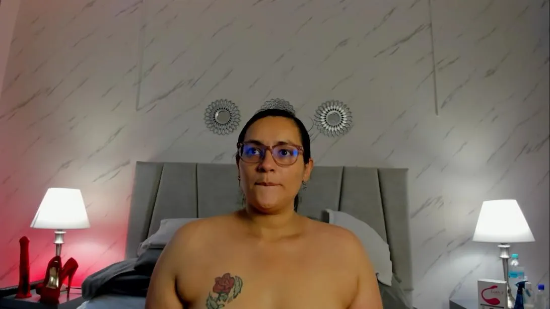 Offline MichellMonet on Cam4