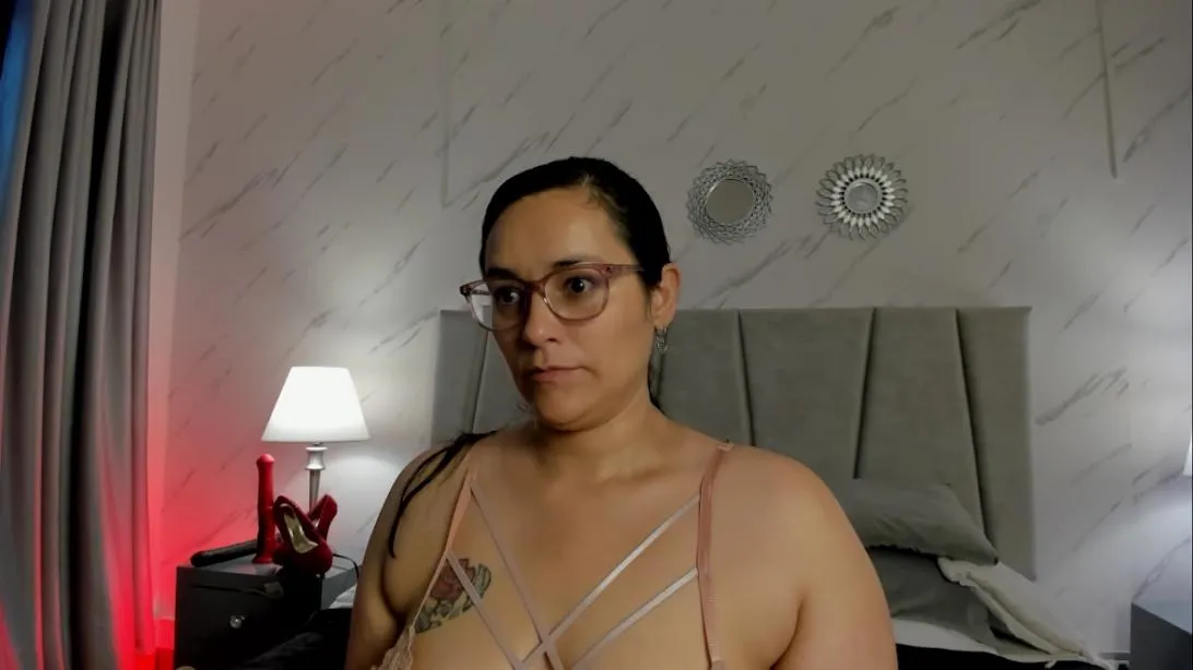 Offline MichellMonet on Cam4