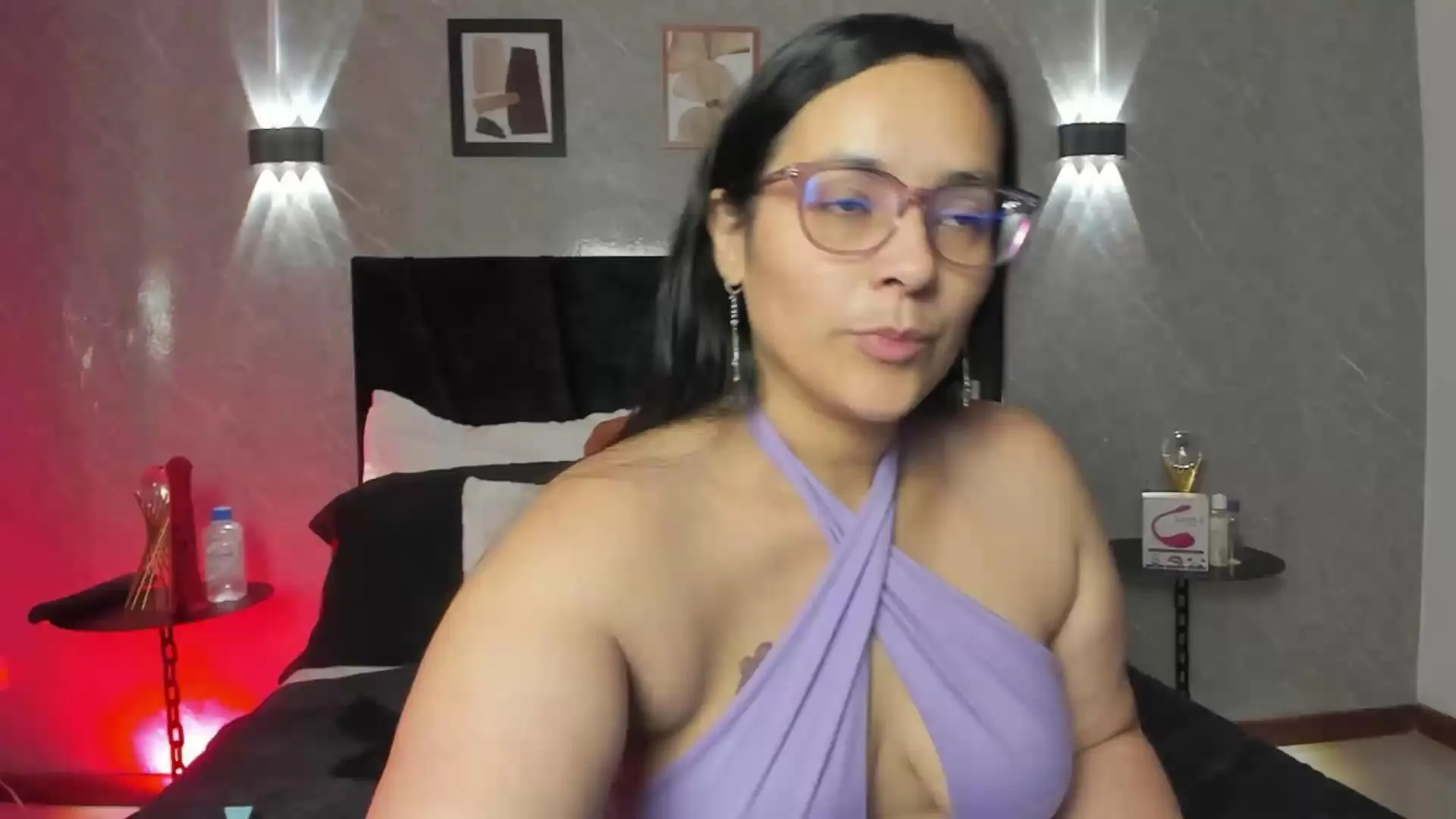 Offline MichellMonet on Cam4