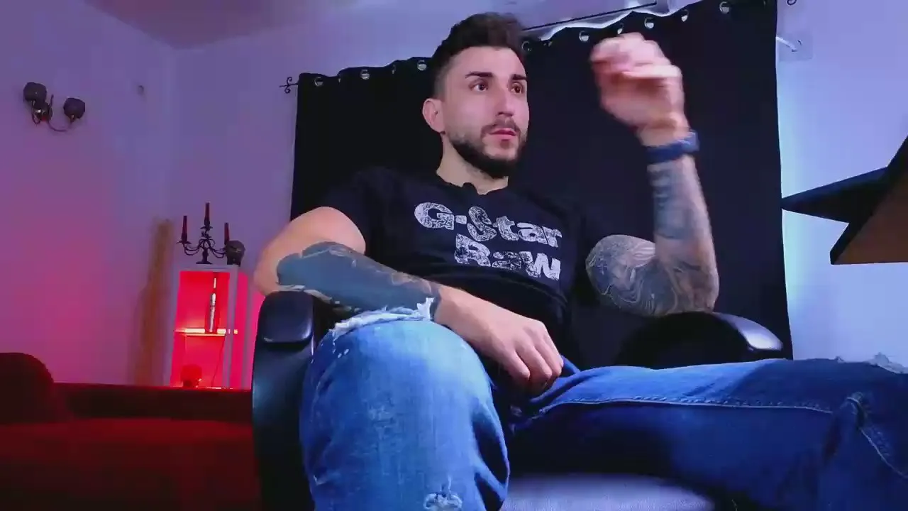 Offline MightyAaronX on Cam4