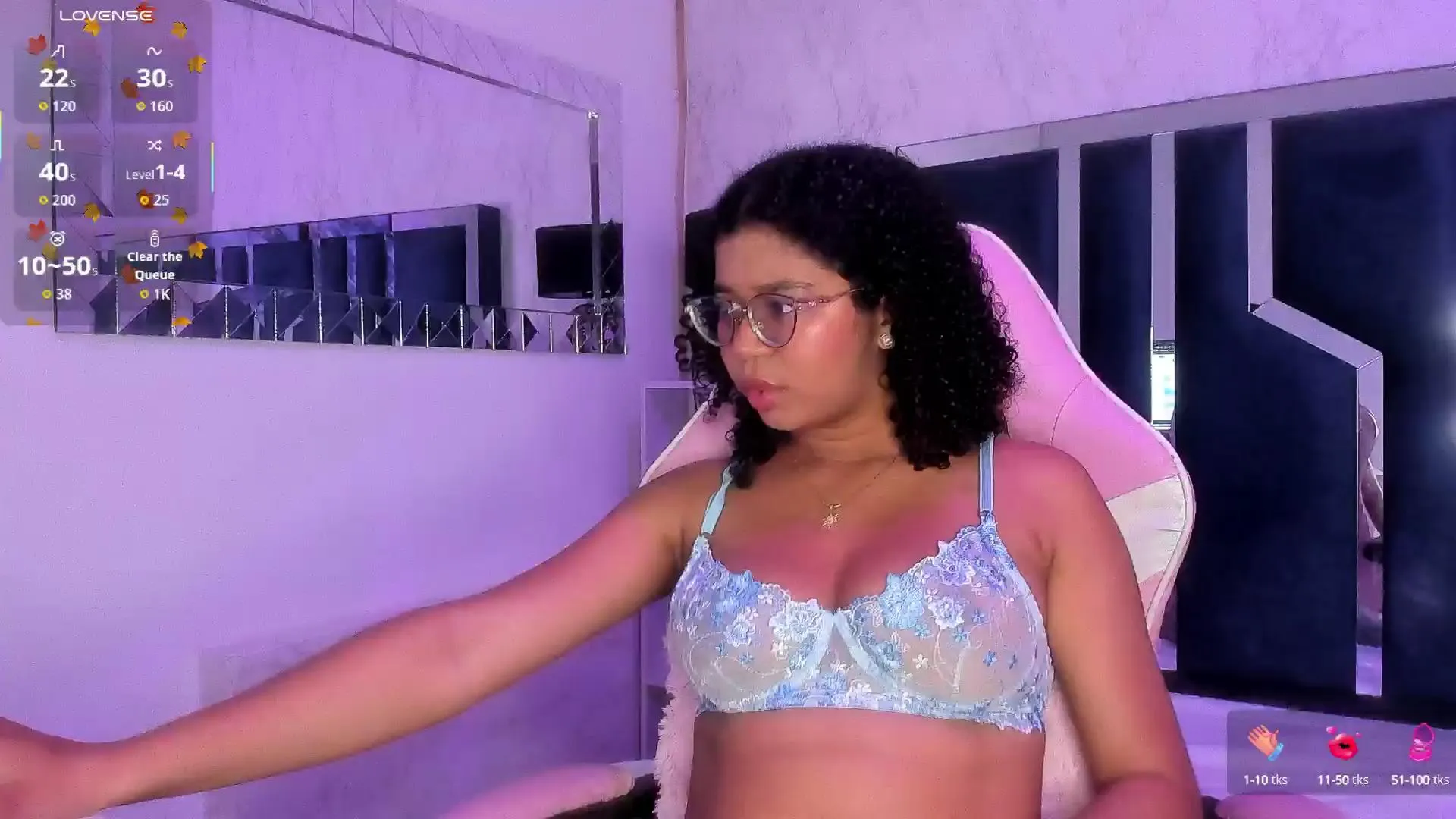 Freechat MilaHall on Cam4