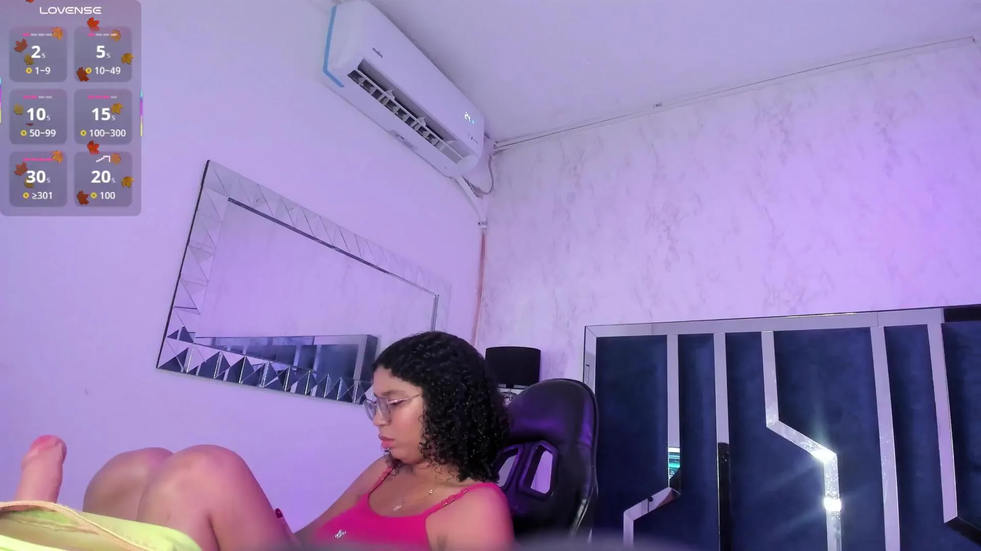 Freechat MilaHall on Cam4