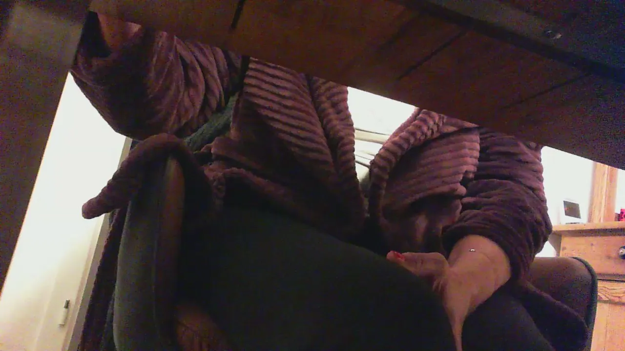 Offline Milfmoni on Cam4