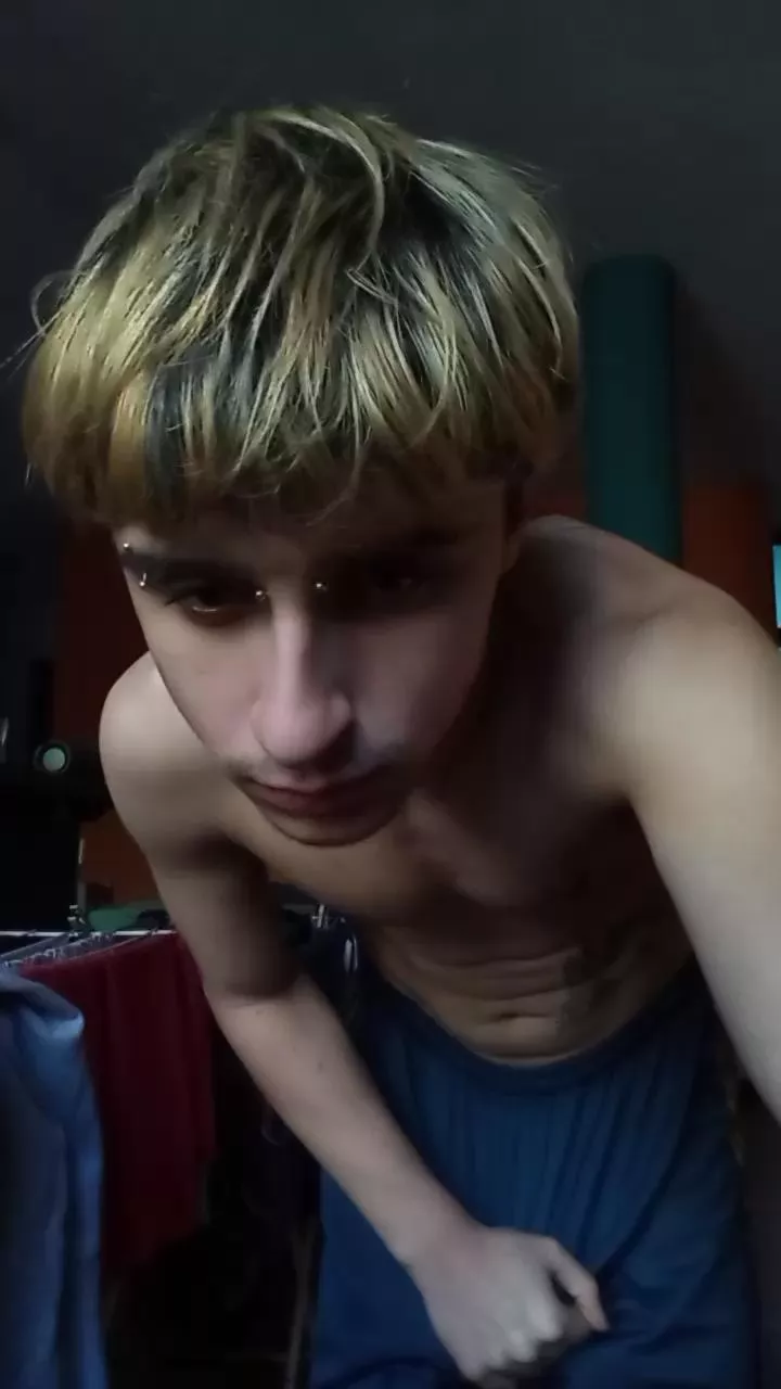 Offline Miloverboy on Cam4