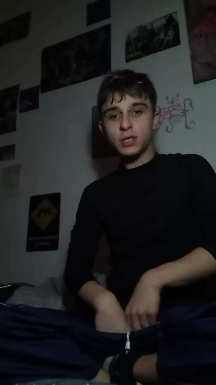 Offline Miloverboy on Cam4