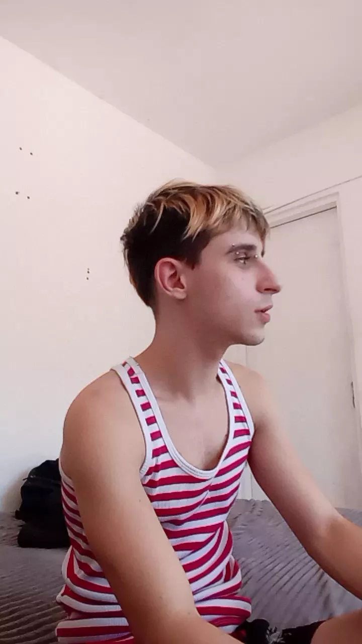 Offline Miloverboy on Cam4