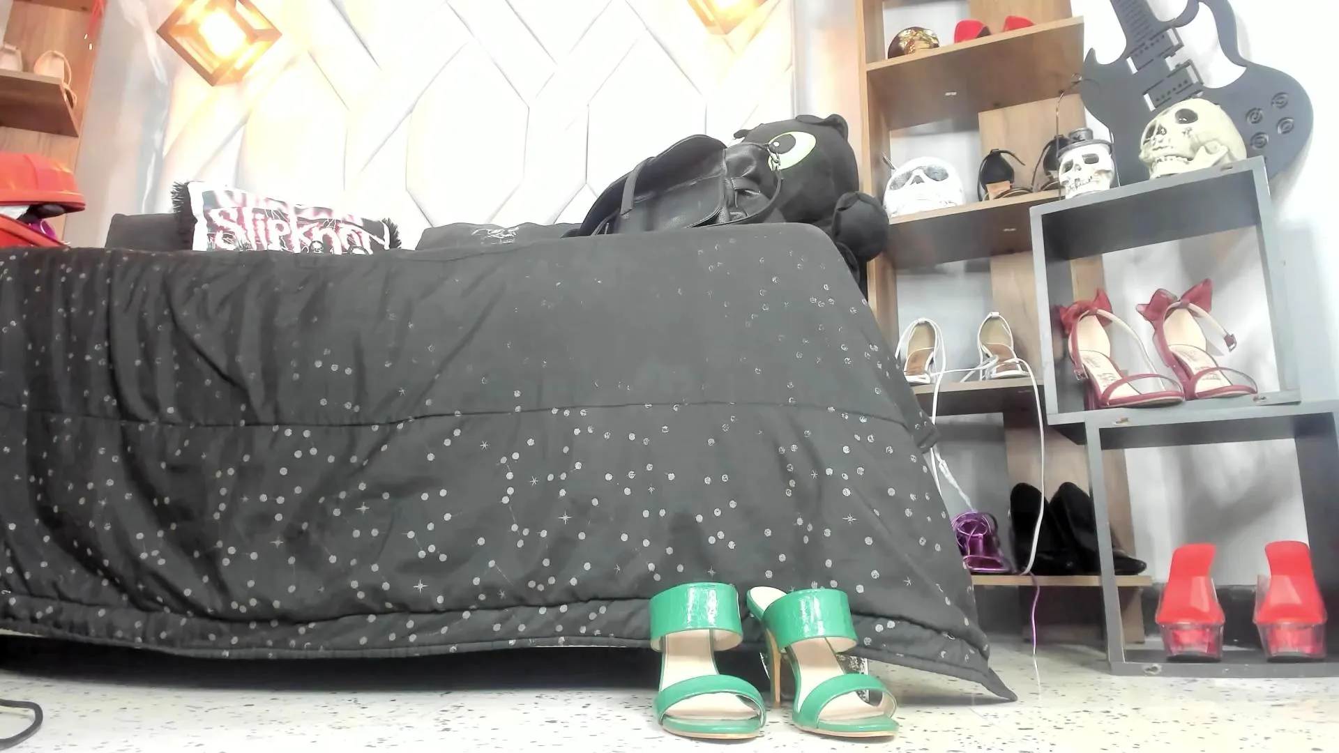 Offline MirandaHaguen on Cam4