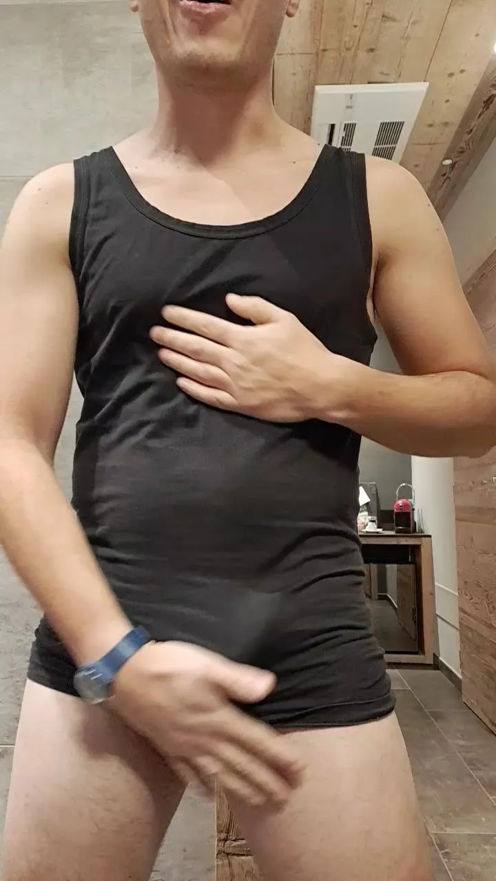 Offline mirkooTuoVERONA on Cam4